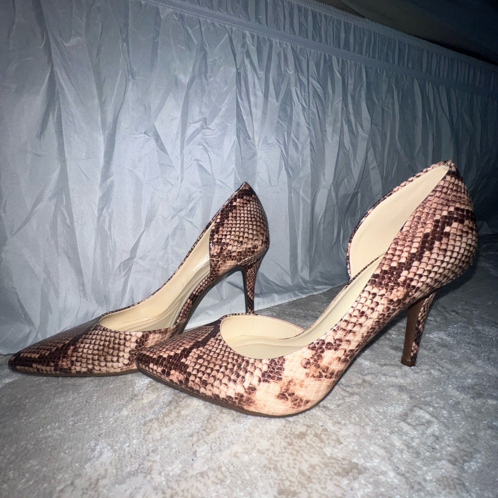 Jessica Simpson tan and brown snakeskin high heel pumps #highheels size 7.5